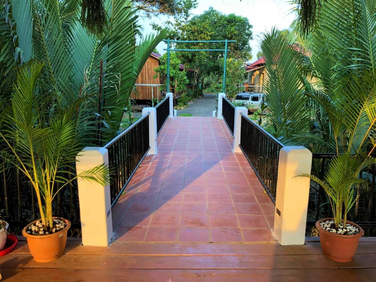 Green Mango Bungalows Кампот Екстер'єр фото